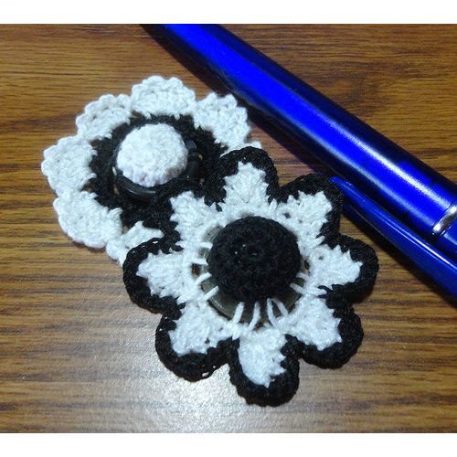 Button flowers #bf012 lot of 2 crochet decoration adornment embellishment motif