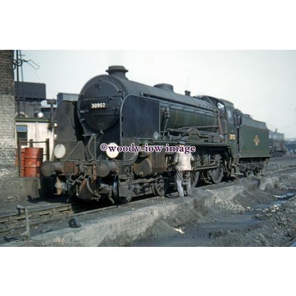 pu2655 - Sussex - Engine No.30902 at Brighton Shed in 1960 - print 6x4