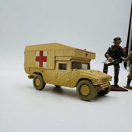 Corgi 1:64 HUMVEE Medical Battalion 3rd Infantry Division Diecast Soldiers Lot
