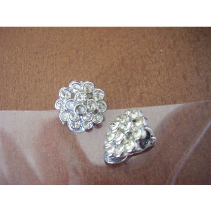 Vintage Earrings Chrysanthemum Flower Head White Crystal Clip-on Retro Clips
