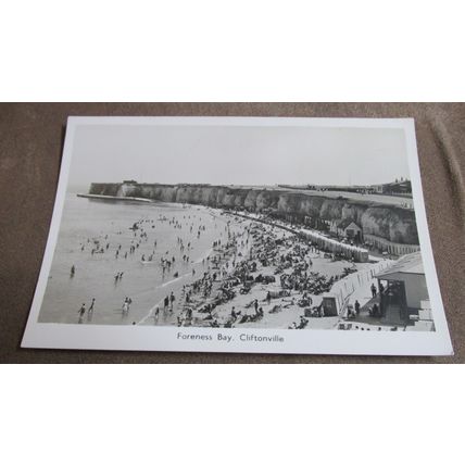 AH&S real photo Postcard - Foreness Bay, Cliftonville - Margate Kent