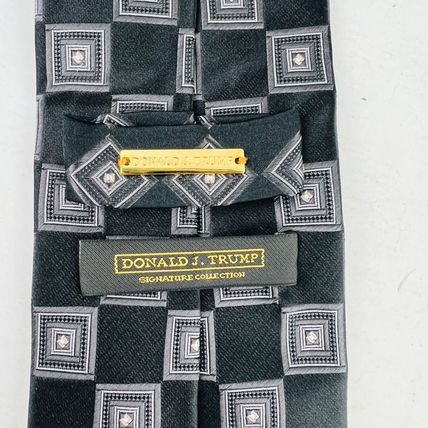 Donald Trump Signature Collection Black Gray Squares Necktie Tie Silk