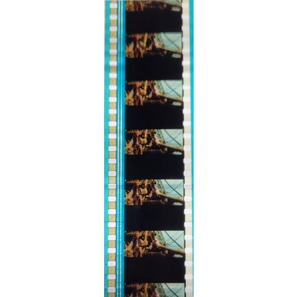 Pk GEB - L - MIX - A 005e . 1 STRIP OF 5 - 35MM FILM CELLS. ( )