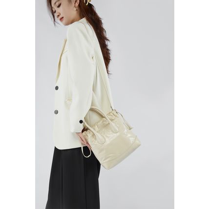 Song Cowhide Vintage Women Handbag White