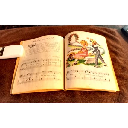 Old Vintage Original Little Golden Book Singing Games (E) Fifth Edition 1947
