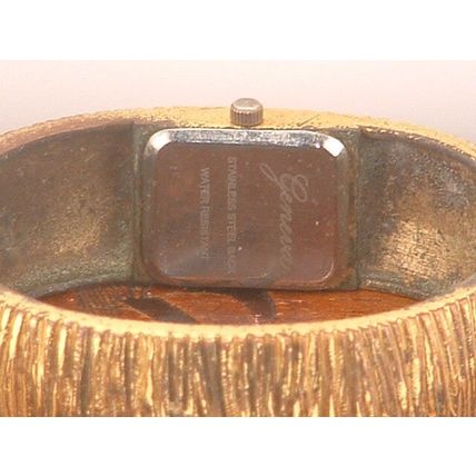 Pre-Owned Women’s Gold Color Geneva Fancy Bracelet Analog Watch