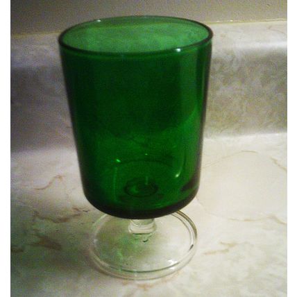 Emerald green glasses with clear pedestal Arcoroc Made in France set of 4