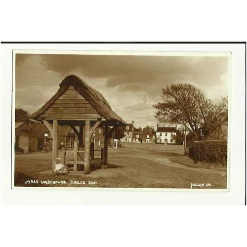 Suffolk WALBERSWICK Jubilee Seat Postcard by Judges (23265)