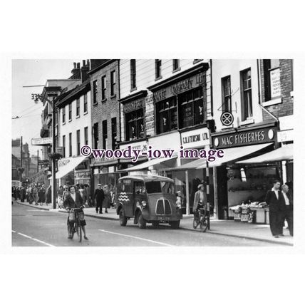 pu1374 - Mac Fisheries Van , High Street , Doncaster, Yorkshire - print 6x4