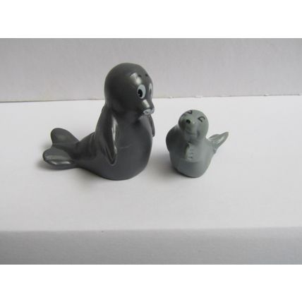 Kinder Surprise Toy 1997 K97 n77 Seal With Pup
