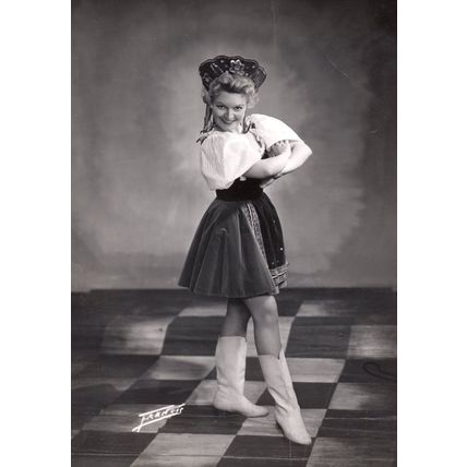French Saucy Risque Actress Hand Signed 1940s Photo