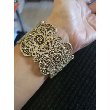 Metal Bracelet On Elastic