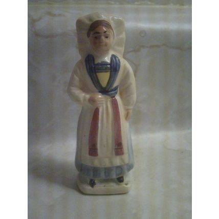 Figurine Slavic Traditional Costume woman - Salada tea