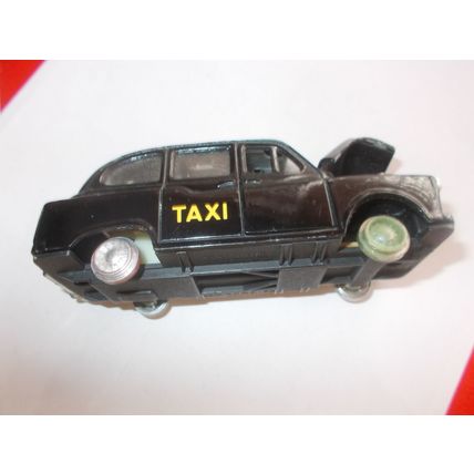 DIE CAST / WELLEY BLACK TAXI CAB (31 /01)