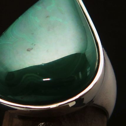 Minimalist mirror polished Sterling Silver Ring Green Pear Malachite - Size 10