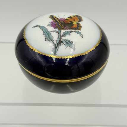 Antique Nymphenburg porcelain trinket Box monarch butterfly 1699 #3 Lidded Dish