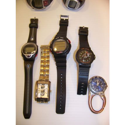 LOT OF WATCHES/HEART RATE MONITORS BOWFLEX OMRON RELIC BUGS BUNNY CARABINER