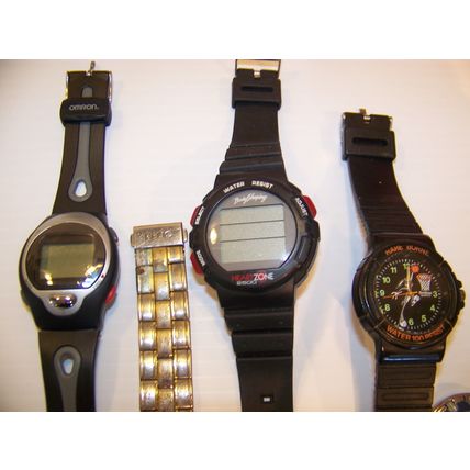 LOT OF WATCHES/HEART RATE MONITORS BOWFLEX OMRON RELIC BUGS BUNNY CARABINER