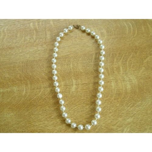 Pretty Faux Pearl Bead Necklace