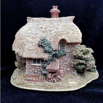 Lilliput Lane Rose Bouquet Cottage Thatched Vintage Ornament