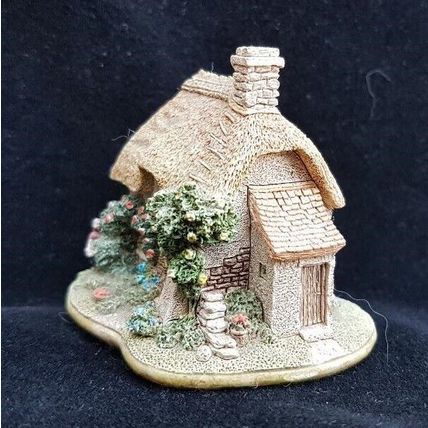 Lilliput Lane Rose Bouquet Cottage Thatched Vintage Ornament