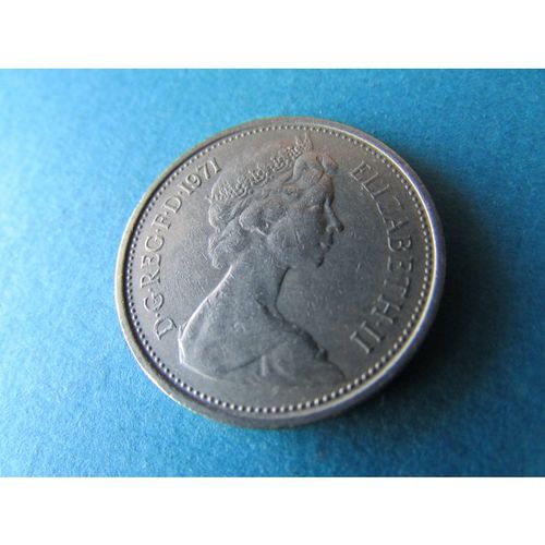 1971 QUEEN ELIZABETH II FIVE NEW PENCE - COIN - 2 FREE POST. AT