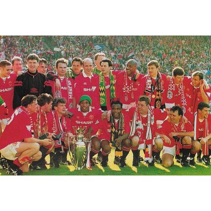 Magic Box Int. Manchester United Official History Photograph Collection: No. 79