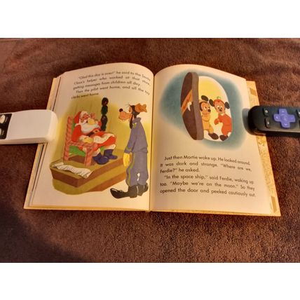 Little Golden Book Mickey Mouse Goes Christmas Shoping By Annie Bedford (G) 1953
