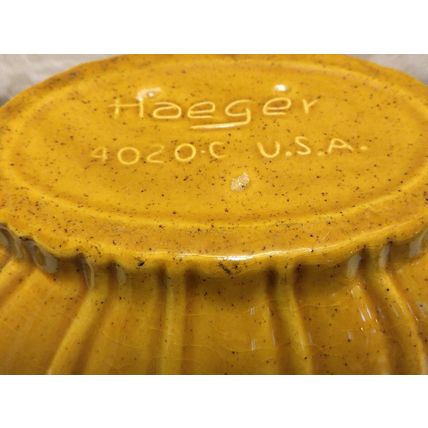 Haeger Pottery MCM Oval 12" Planter Yellow Speckled Ribbed Sides 4020C USA Fall