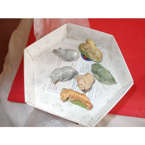 WADE COLLECTORS CLUB / BOXED SET 6 WHIMSIES (27/01)