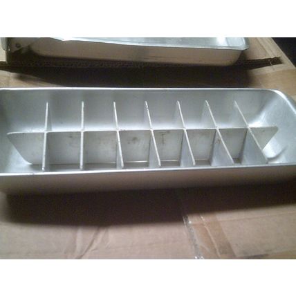 Aluminum ice cube trays