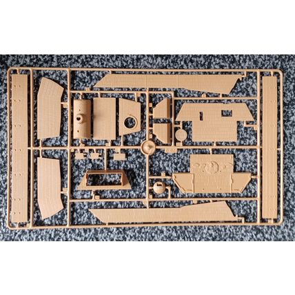ITALERI 1/35,GERMAN STANDARD TANK " PANTHER A.U.S.F A UNMADE KIT) "