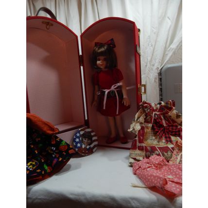 Robert Tonner's Betsy McCall, Her Red Carrying Case, Extra Outfits