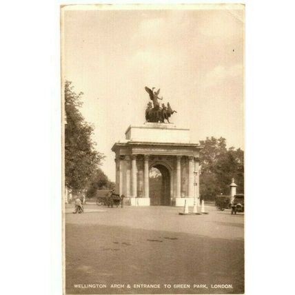 Wellington Arch & Entrance to Green Park + 1926 British Goods Are Best Postmark