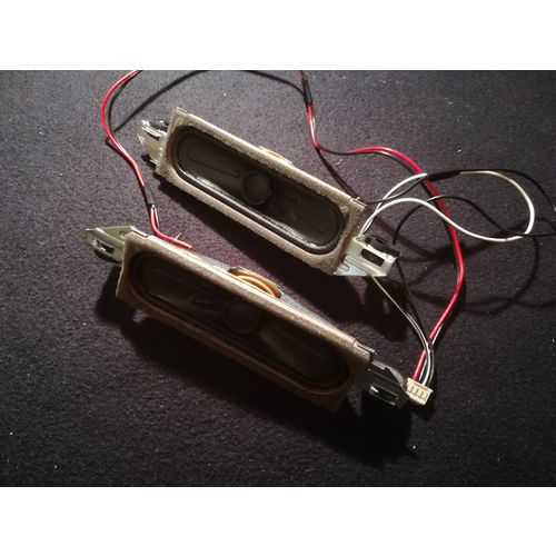 Toshiba 32L3433DG speaker set. 23122395 / XHB 30078992 / C14E28