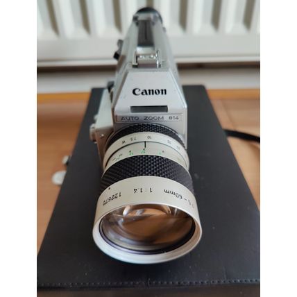 Canon Auto Zoom 814 Super 8 Cine/Movie camera, hard-case, lens and lens cap.