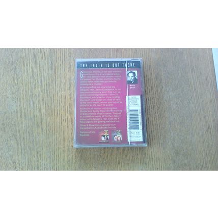 THE X-FILES: HUMBUG by Les Martin Audio Book (2 Cassettes) Harper Collins (1996)
