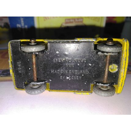 Matchbox - No42 Bedford news van - new replica / copy box -