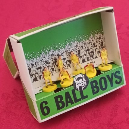 Subbuteo SIX BALL BOYS #C134 In Original Reference Box