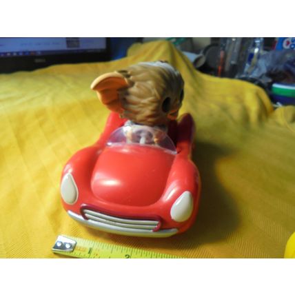 Funko Pop Hot Topic EXCLUSIVE! GREMLINS - GIZMO In Red Corvette!! #71 ! $25.00