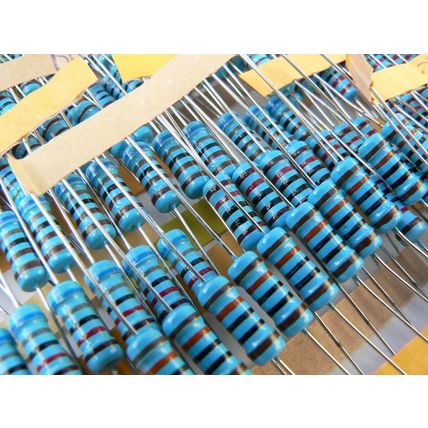 1W 1% Metal Film Resistor Kit 10R - 1M 300pc 30 Values for Valve Radio Amplifier