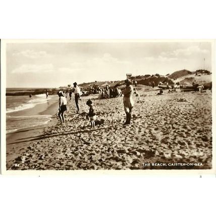 Norfolk CAISTER Beach Postcard (Middletons 21)