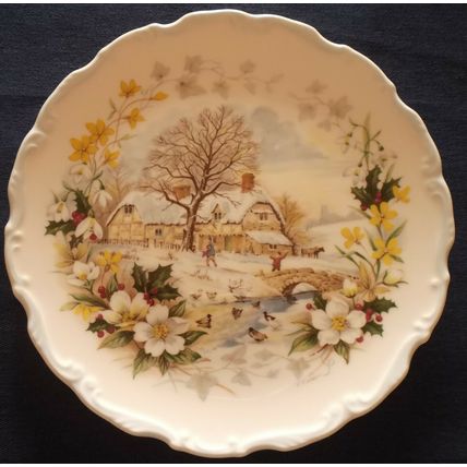 Royal Albert Winter Cottage Garden 1984 Bone China Plate