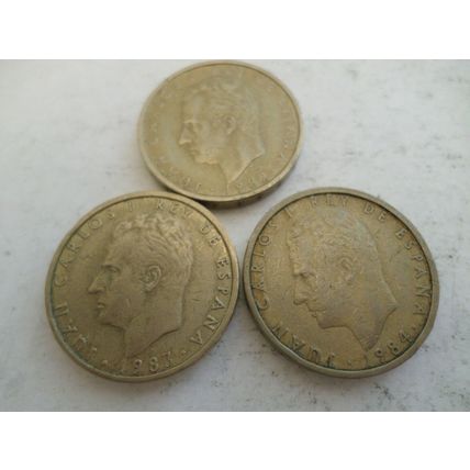 Spain - 3 differently dated cien pesetas coins - dated 1982/1983/1984
