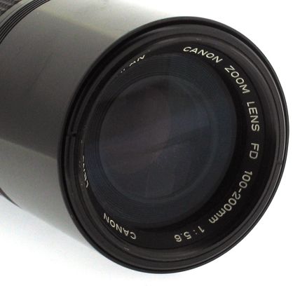 Canon FD 100-200mm f5.6 Zoom Lens