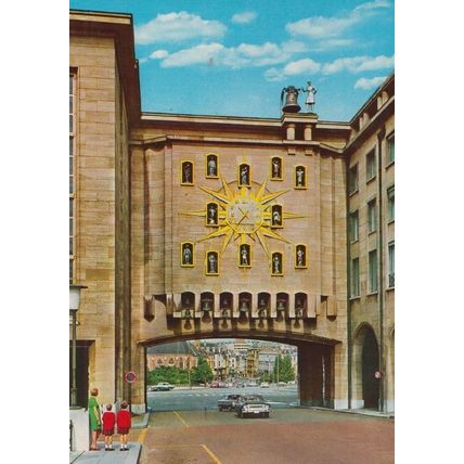Bruxelles Le Mont Des Arts Giant Antique Clock Building Postcard