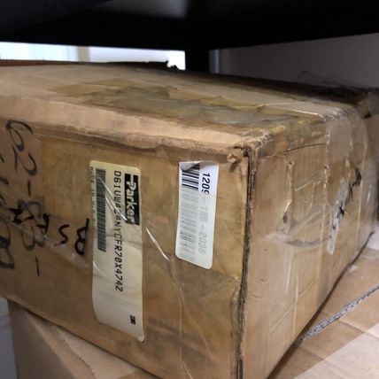 NEW PARKER D61VW4C4NYCFR70X4742 HYDRAULIC VALVE,120 V,D1VW4CNYCFR70X4742,BS