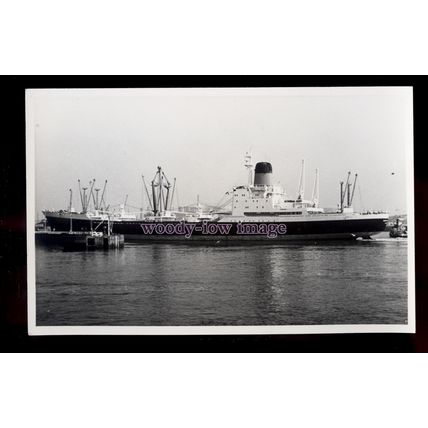 UK1356 - Glen Line Cargo Ship - Radnorshire entering harbour - photograph