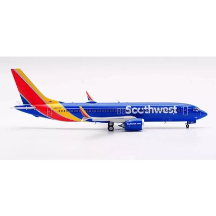 B737-8 SOUTHWEST AIRLINES REG: N8889Q W/STAND - INFLIGHT 200 IF738MSW0924 1/200