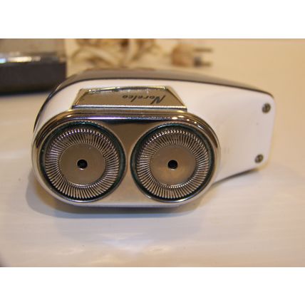 NORELCO SPEEDSHAVER W/ FLOATING HEADS & CASE VINTAGE